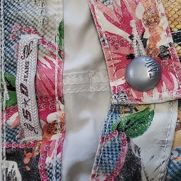 S & D Jeans Print Zip Front Cuffed 2 3/4 Inseam Shorts - European Size 38 - Picture 3 of 10